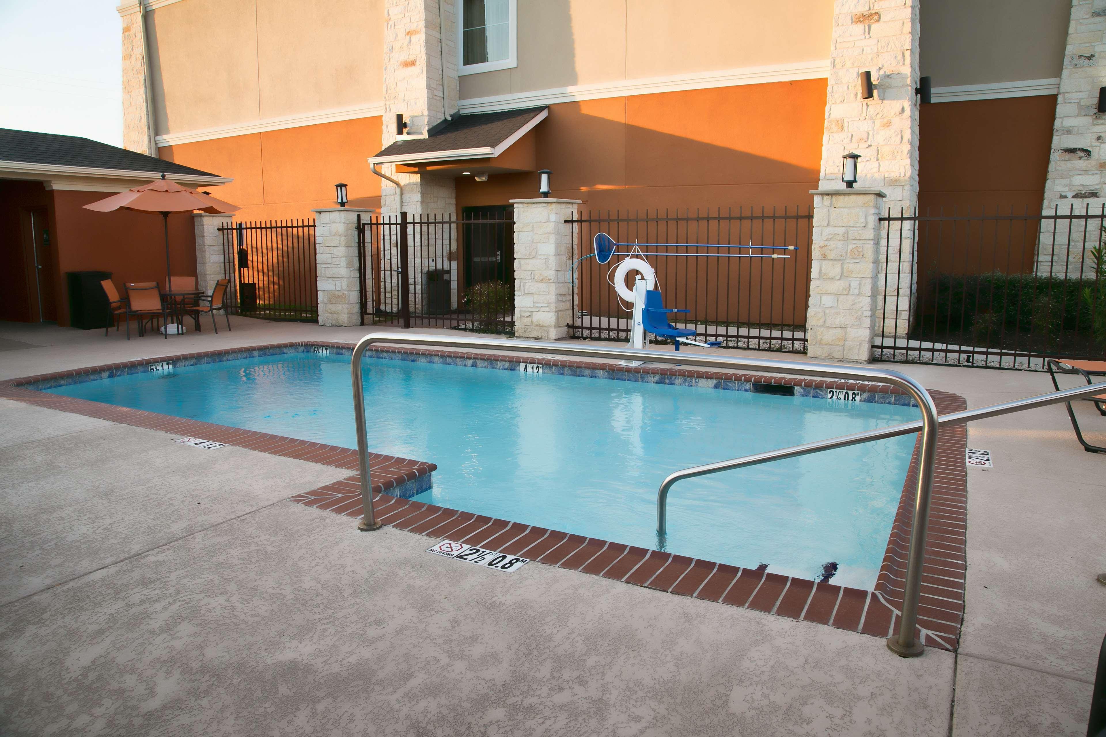 Best Western Plus Longhorn Inn&Suites Luling Exterior foto