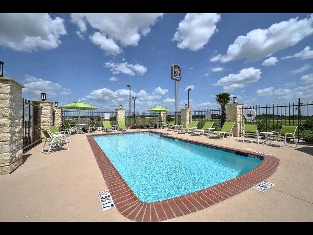 Best Western Plus Longhorn Inn&Suites Luling Exterior foto
